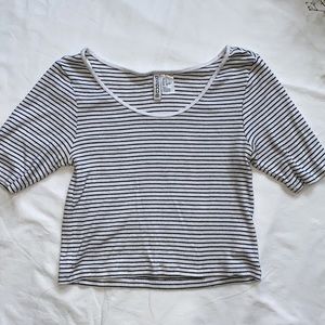 Stripped cropped t